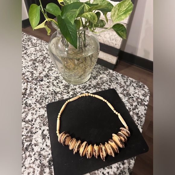 Tagua necklace - Picture 2 of 2
